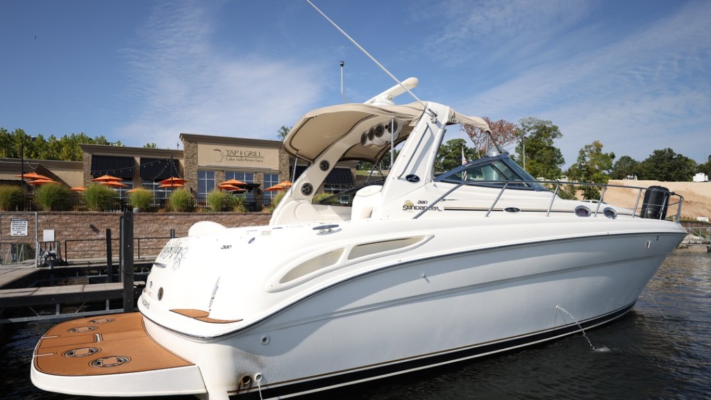 Sea Ray at Lake of the Ozarks